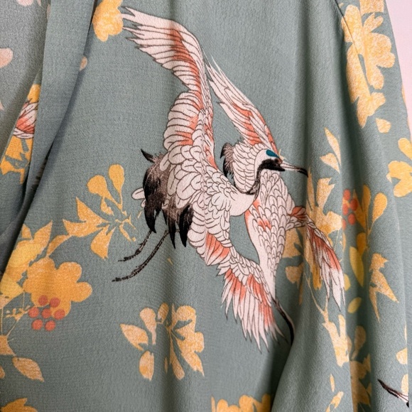 Zara Green Blouse with Heron Print Flowy Top Bell Sleeve Size XS - Picture 6 of 8